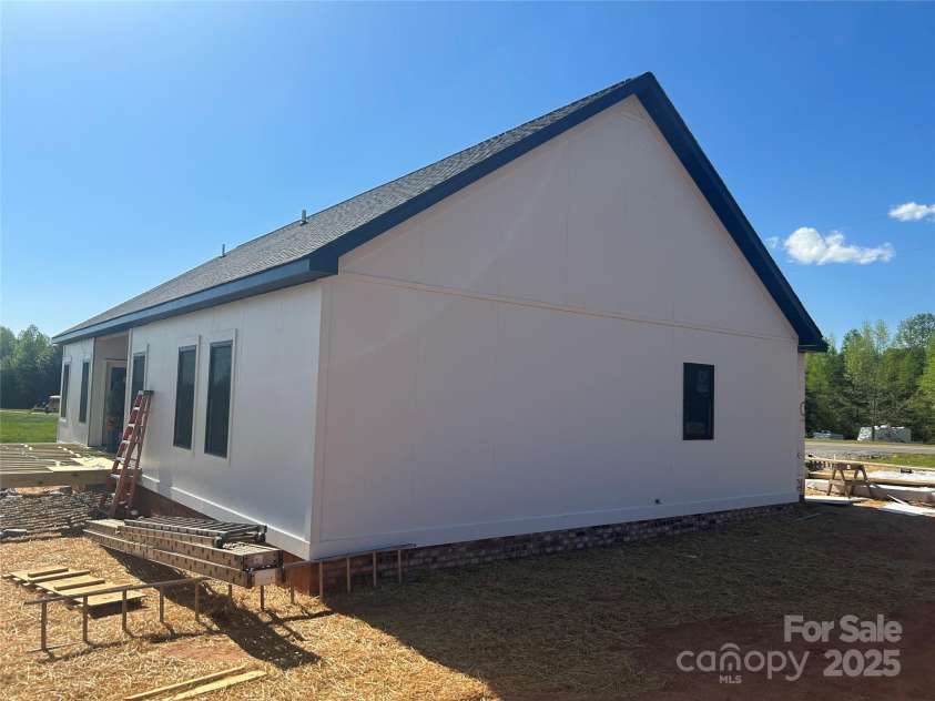 169 Hickory Grove Road, Harmony, NC 28634.  MLS# CAR4245285, YatesRealty ID 10626. 