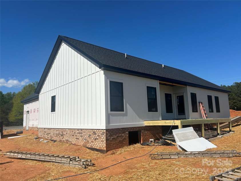 169 Hickory Grove Road, Harmony, NC 28634.  MLS# CAR4245285, YatesRealty ID 10626. 