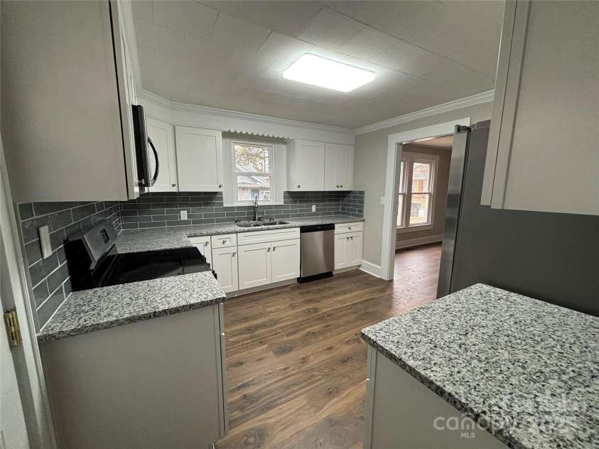 107 Meadow Avenue, Concord, NC 28025.  MLS# CAR4214924, YatesRealty ID 10627. Kitchen