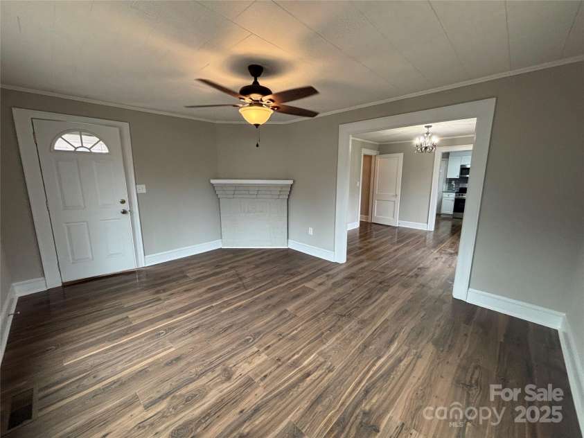 107 Meadow Avenue, Concord, NC 28025.  MLS# CAR4214924, YatesRealty ID 10627. Living Room