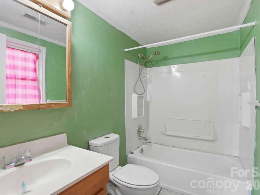 180 Whispering Pines Drive, Pisgah Forest, NC 28768.  MLS# CAR4353769, YatesRealty ID 10628. 