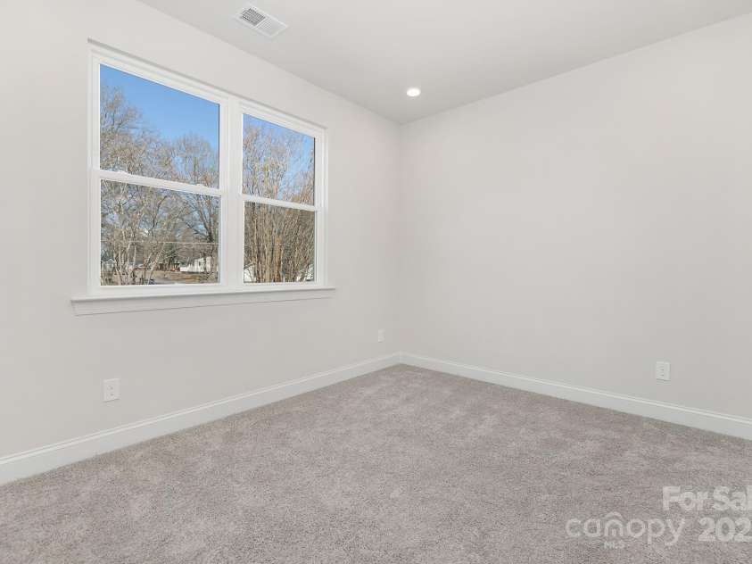 622 Old Salisbury Road, Statesville, NC 28677.  MLS# CAR4254358, YatesRealty ID 10628. 