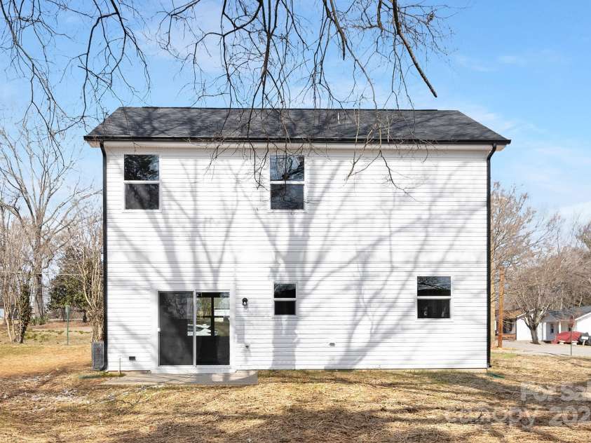 622 Old Salisbury Road, Statesville, NC 28677.  MLS# CAR4254358, YatesRealty ID 10628. 