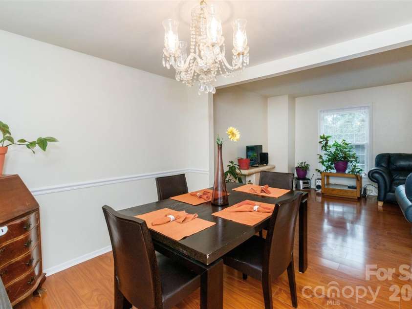8300 Knights Bridge Road, Charlotte, NC 28210.  MLS# CAR4361644, YatesRealty ID 10629. 