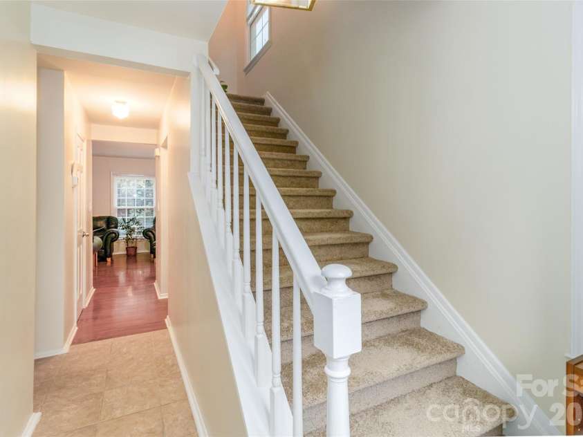 8300 Knights Bridge Road, Charlotte, NC 28210.  MLS# CAR4361644, YatesRealty ID 10629. 
