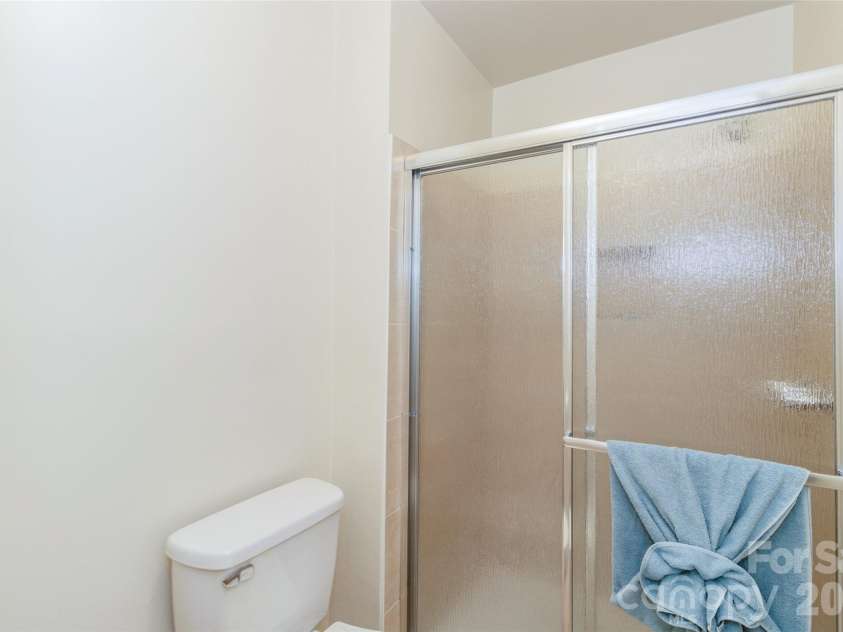8300 Knights Bridge Road, Charlotte, NC 28210.  MLS# CAR4361644, YatesRealty ID 10629. 