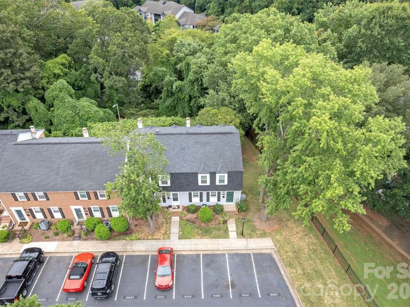 8300 Knights Bridge Road, Charlotte, NC 28210.  MLS# CAR4361644, YatesRealty ID 10629. 