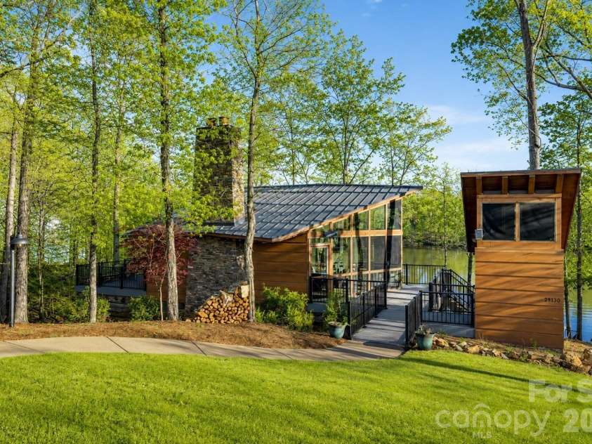 11178 Argosy Drive, Lancaster, SC 29720.  MLS# CAR4399166, YatesRealty ID 1063. Lakeside Pavilion