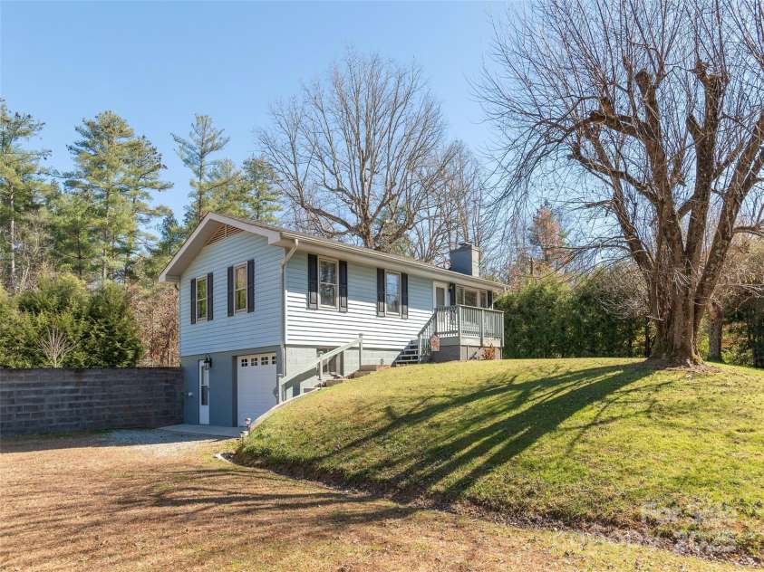 3021 Kanuga Road, Hendersonville, NC 28739.  MLS# CAR4323092, YatesRealty ID 10630. 