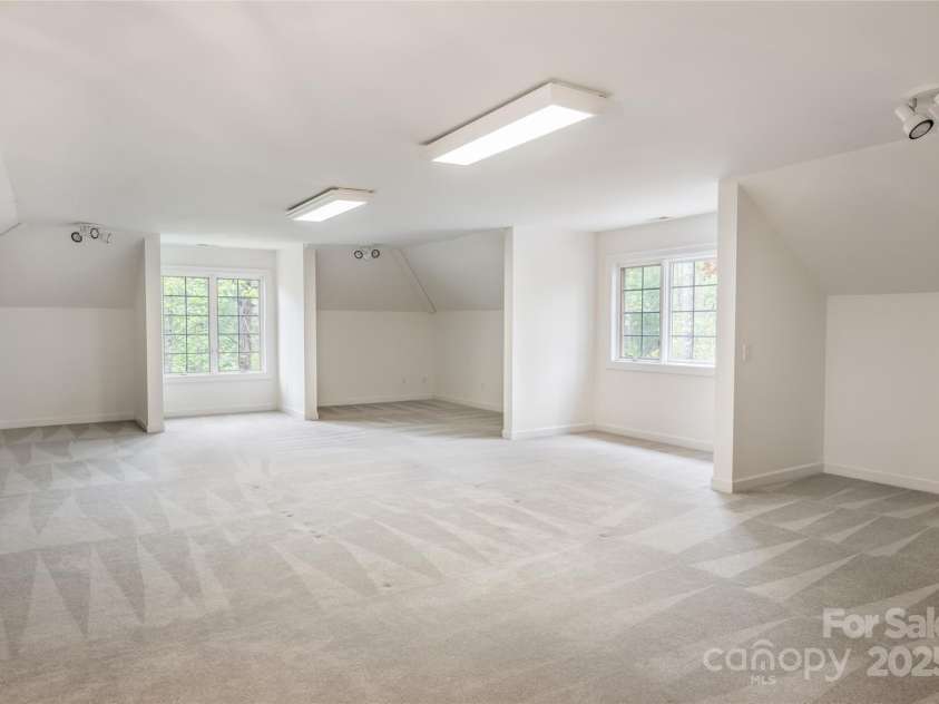 3 Fir Tree Lane, Asheville, NC 28803.  MLS# CAR4246438, YatesRealty ID 10631. 