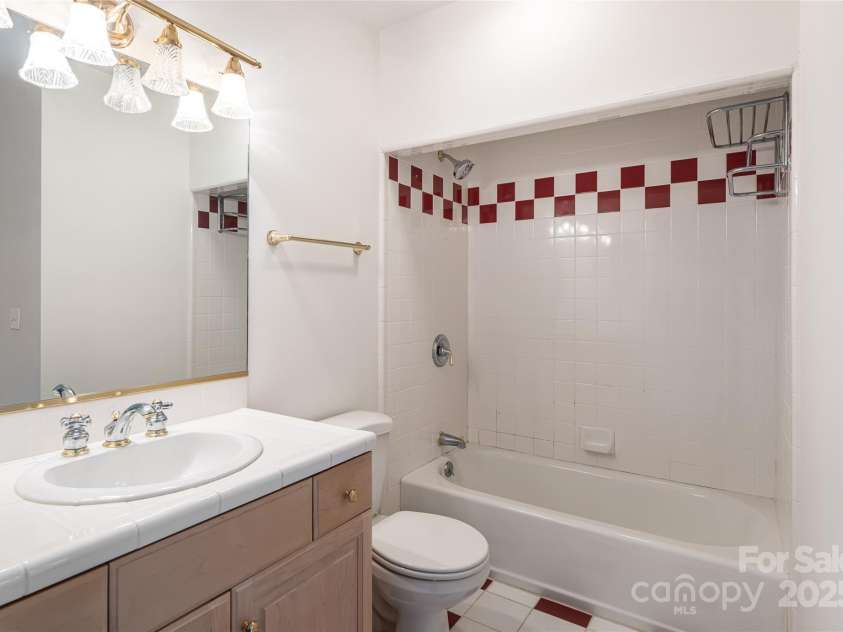 3 Fir Tree Lane, Asheville, NC 28803.  MLS# CAR4246438, YatesRealty ID 10631. 