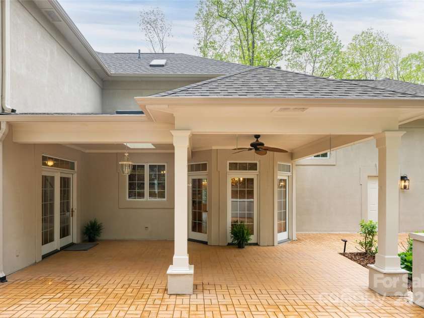 3 Fir Tree Lane, Asheville, NC 28803.  MLS# CAR4246438, YatesRealty ID 10631. 