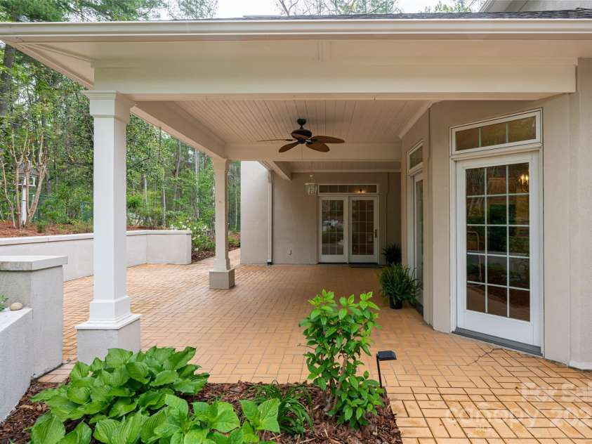 3 Fir Tree Lane, Asheville, NC 28803.  MLS# CAR4246438, YatesRealty ID 10631. 