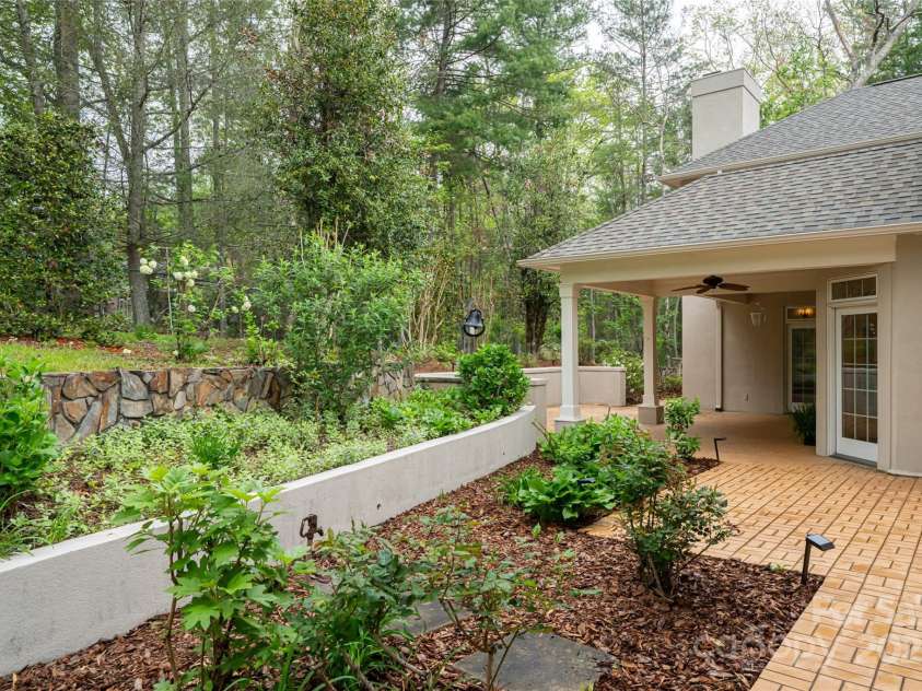 3 Fir Tree Lane, Asheville, NC 28803.  MLS# CAR4246438, YatesRealty ID 10631. 