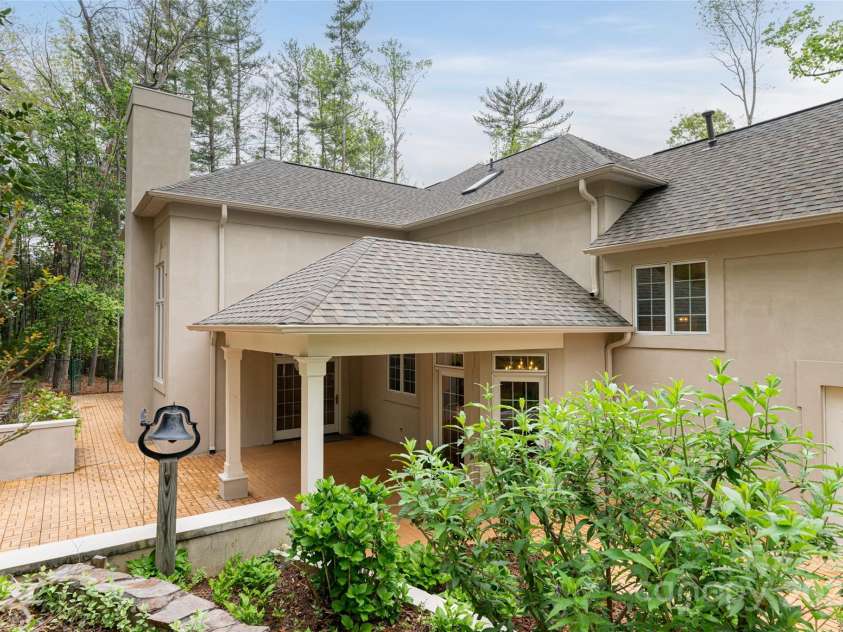 3 Fir Tree Lane, Asheville, NC 28803.  MLS# CAR4246438, YatesRealty ID 10631. 