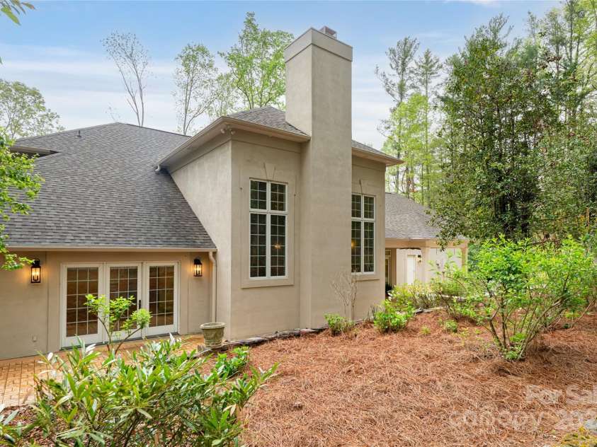 3 Fir Tree Lane, Asheville, NC 28803.  MLS# CAR4246438, YatesRealty ID 10631. 