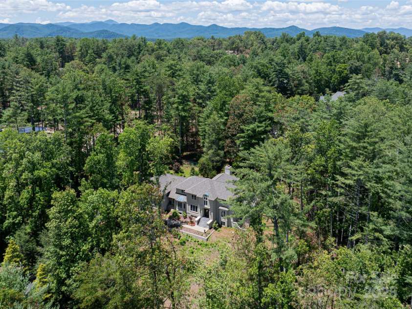 3 Fir Tree Lane, Asheville, NC 28803.  MLS# CAR4246438, YatesRealty ID 10631. 