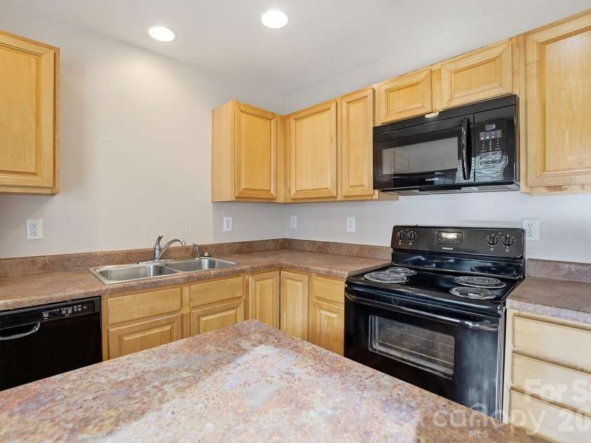 3569 Draycott Avenue, Charlotte, NC 28213.  MLS# CAR4341865, YatesRealty ID 10631. 