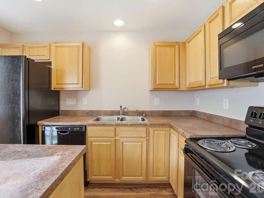 3569 Draycott Avenue, Charlotte, NC 28213.  MLS# CAR4341865, YatesRealty ID 10631. 