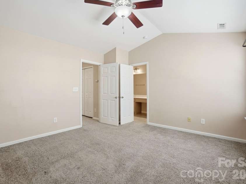 3569 Draycott Avenue, Charlotte, NC 28213.  MLS# CAR4341865, YatesRealty ID 10631. 