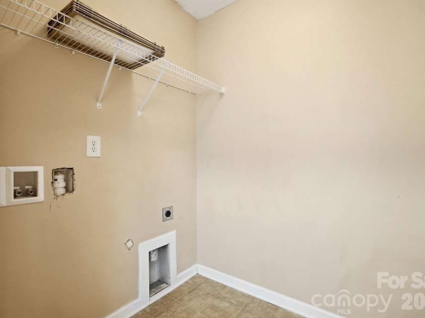 3569 Draycott Avenue, Charlotte, NC 28213.  MLS# CAR4341865, YatesRealty ID 10631. Laundry room
