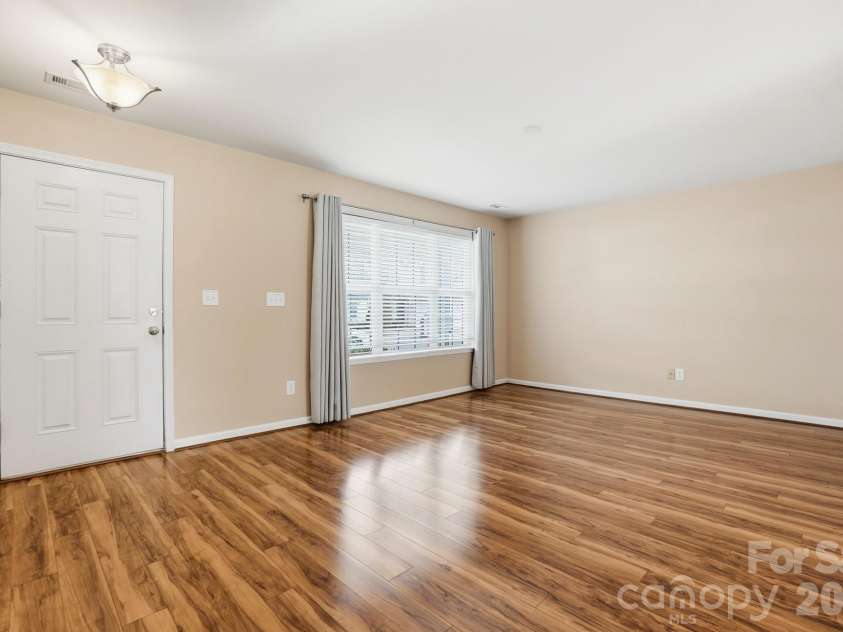 3569 Draycott Avenue, Charlotte, NC 28213.  MLS# CAR4341865, YatesRealty ID 10631. This home combines style, function, and convenience—all in one fantastic package!