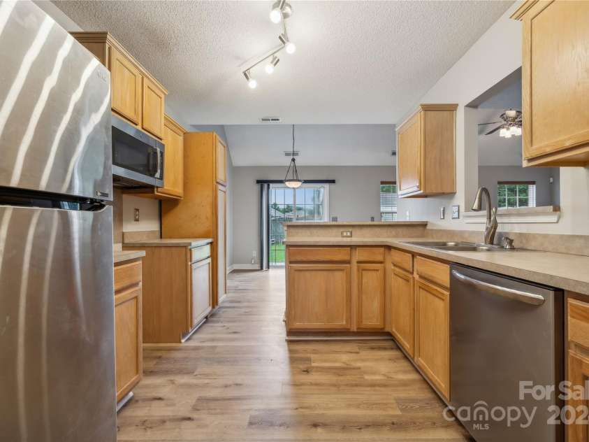 14131 Bernardy Lane, Charlotte, NC 28269.  MLS# CAR4164903, YatesRealty ID 10632. 
