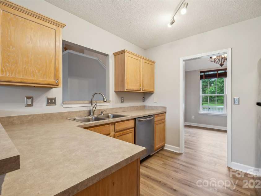 14131 Bernardy Lane, Charlotte, NC 28269.  MLS# CAR4164903, YatesRealty ID 10632. 