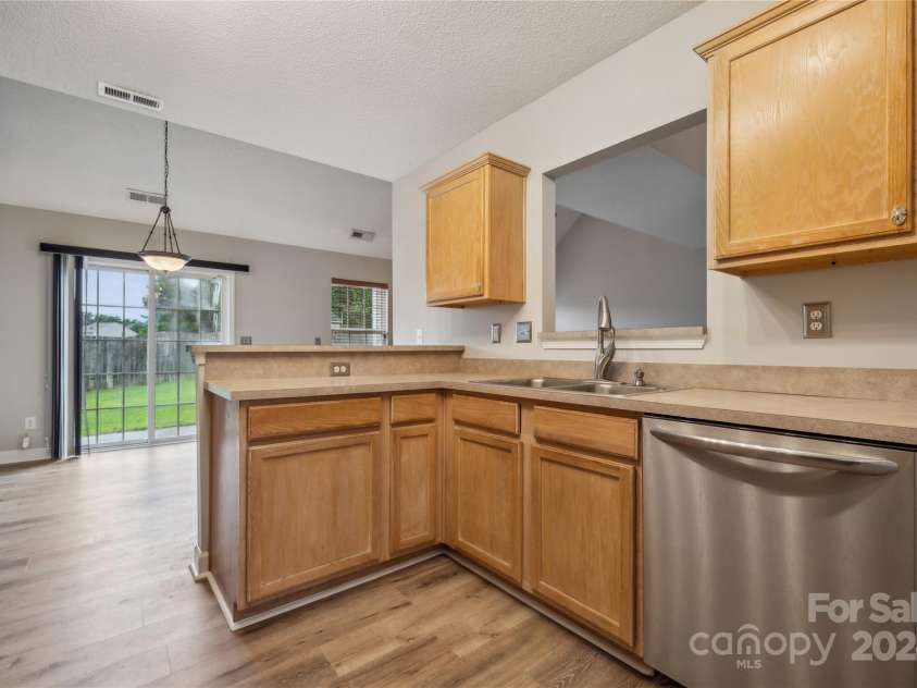 14131 Bernardy Lane, Charlotte, NC 28269.  MLS# CAR4164903, YatesRealty ID 10632. 