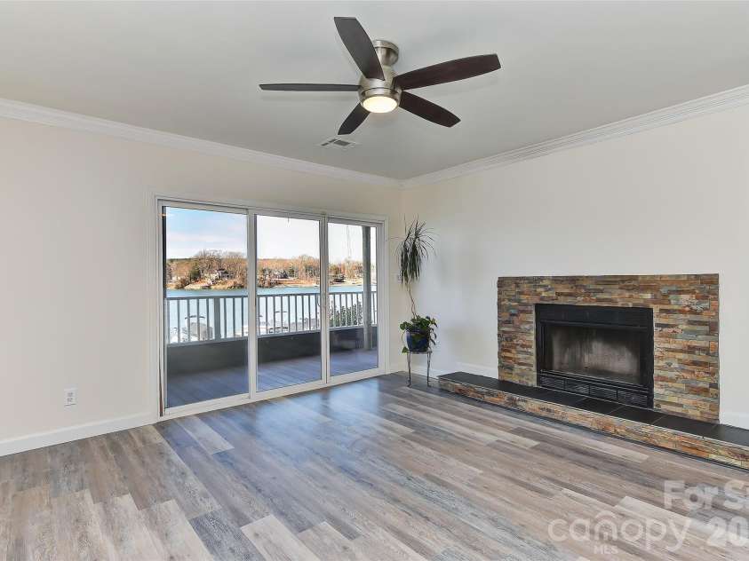7332 Lakefront Drive, Charlotte, NC 28278.  MLS# CAR4335947, YatesRealty ID 10632. 