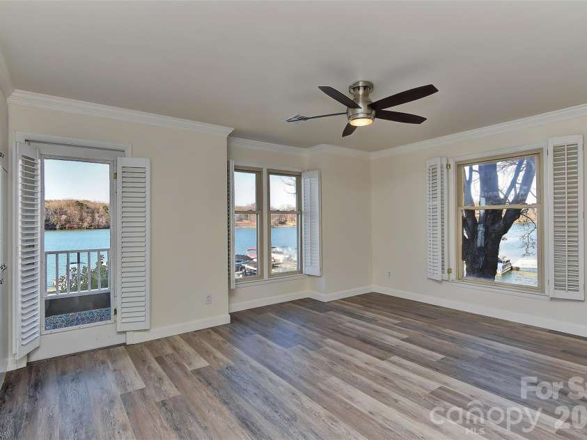 7332 Lakefront Drive, Charlotte, NC 28278.  MLS# CAR4335947, YatesRealty ID 10632. 