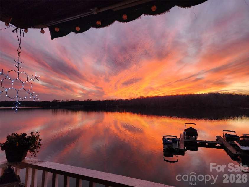 7332 Lakefront Drive, Charlotte, NC 28278.  MLS# CAR4335947, YatesRealty ID 10632. 