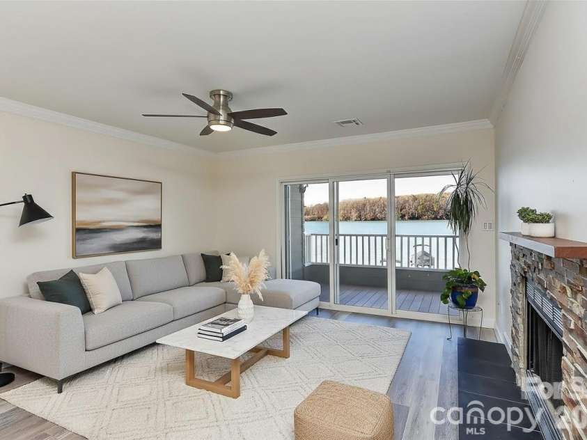 7332 Lakefront Drive, Charlotte, NC 28278.  MLS# CAR4335947, YatesRealty ID 10632. 