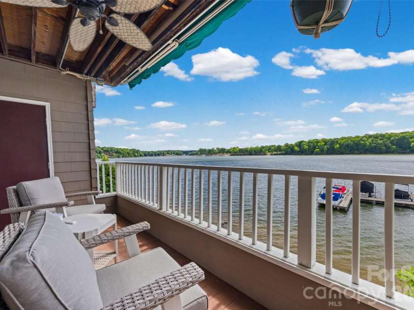 7332 Lakefront Drive, Charlotte, NC 28278.  MLS# CAR4394925, YatesRealty ID 10632. 