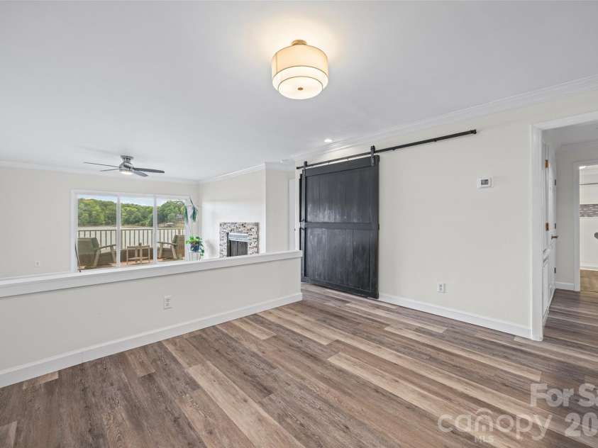 7332 Lakefront Drive, Charlotte, NC 28278.  MLS# CAR4394925, YatesRealty ID 10632. 