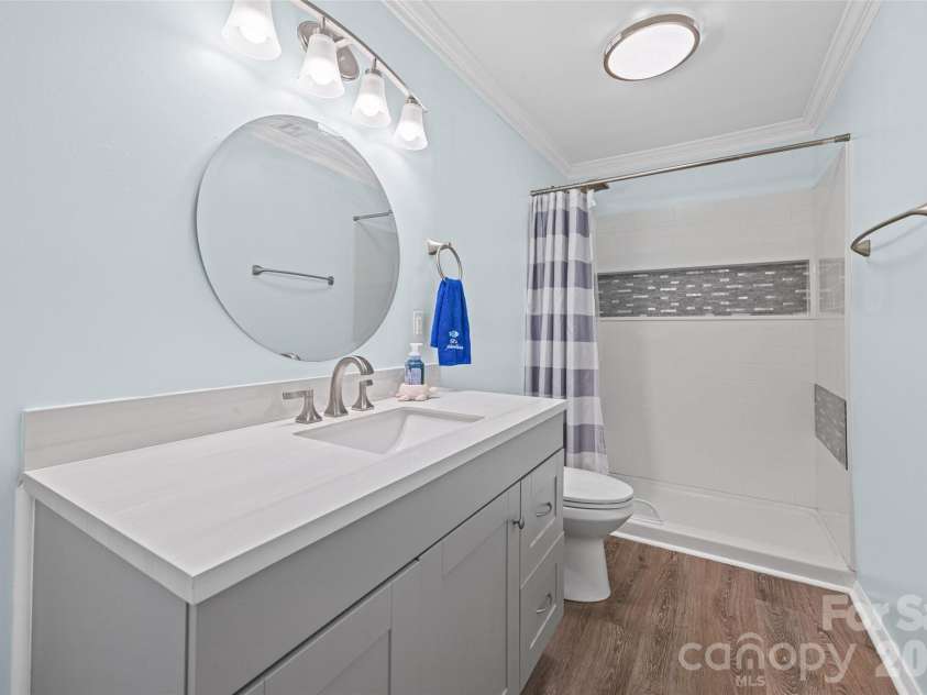 7332 Lakefront Drive, Charlotte, NC 28278.  MLS# CAR4394925, YatesRealty ID 10632. 