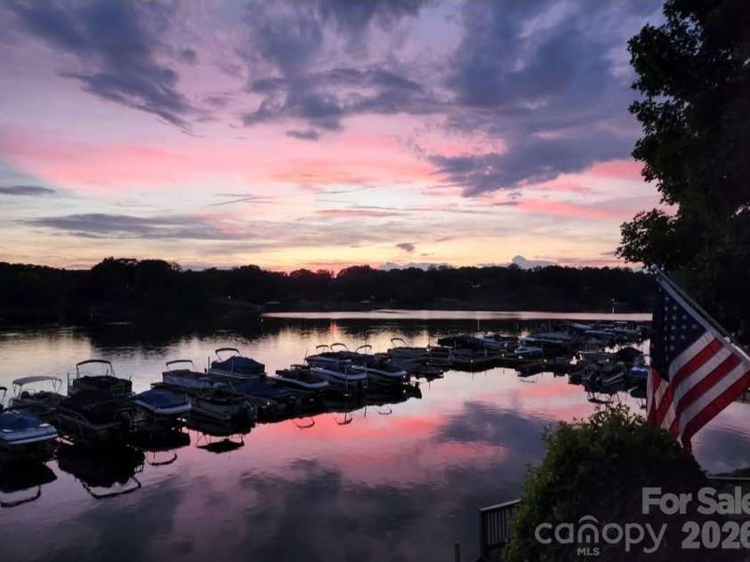 7332 Lakefront Drive, Charlotte, NC 28278.  MLS# CAR4394925, YatesRealty ID 10632. 