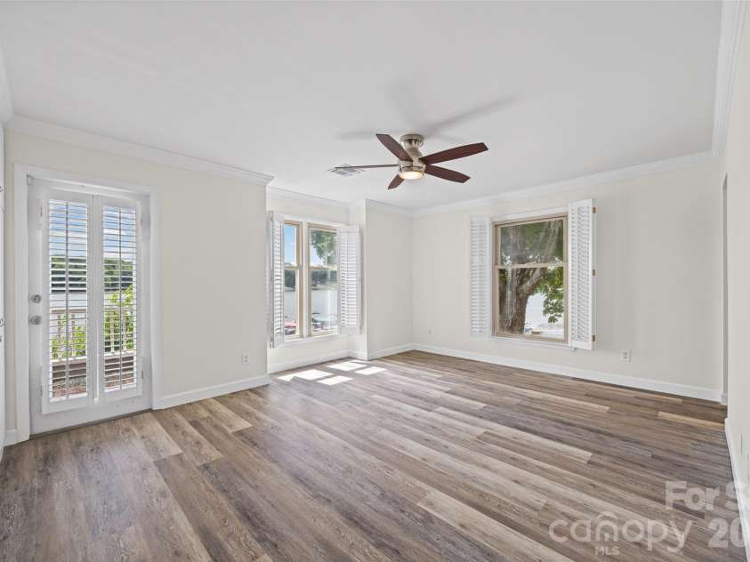 7332 Lakefront Drive, Charlotte, NC 28278.  MLS# CAR4394925, YatesRealty ID 10632. 