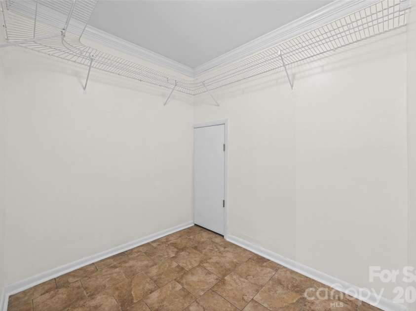 7332 Lakefront Drive, Charlotte, NC 28278.  MLS# CAR4394925, YatesRealty ID 10632. 