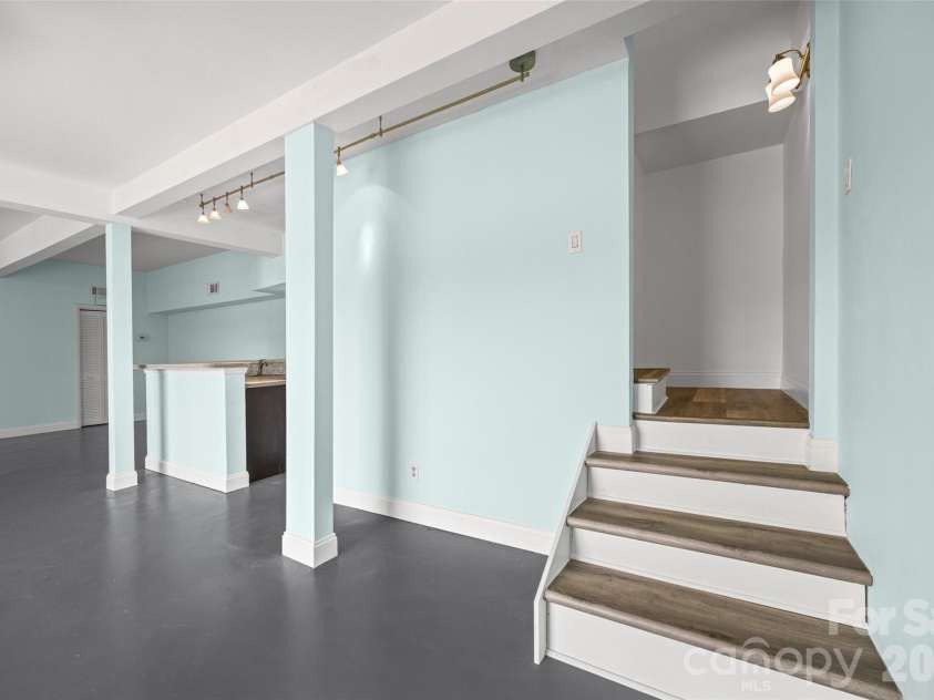 7332 Lakefront Drive, Charlotte, NC 28278.  MLS# CAR4394925, YatesRealty ID 10632. 