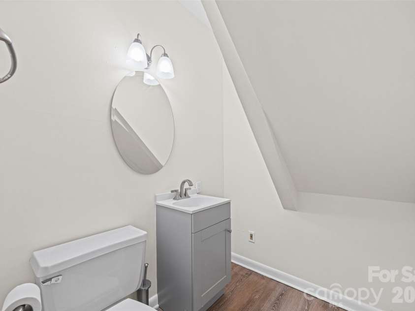 7332 Lakefront Drive, Charlotte, NC 28278.  MLS# CAR4394925, YatesRealty ID 10632. 