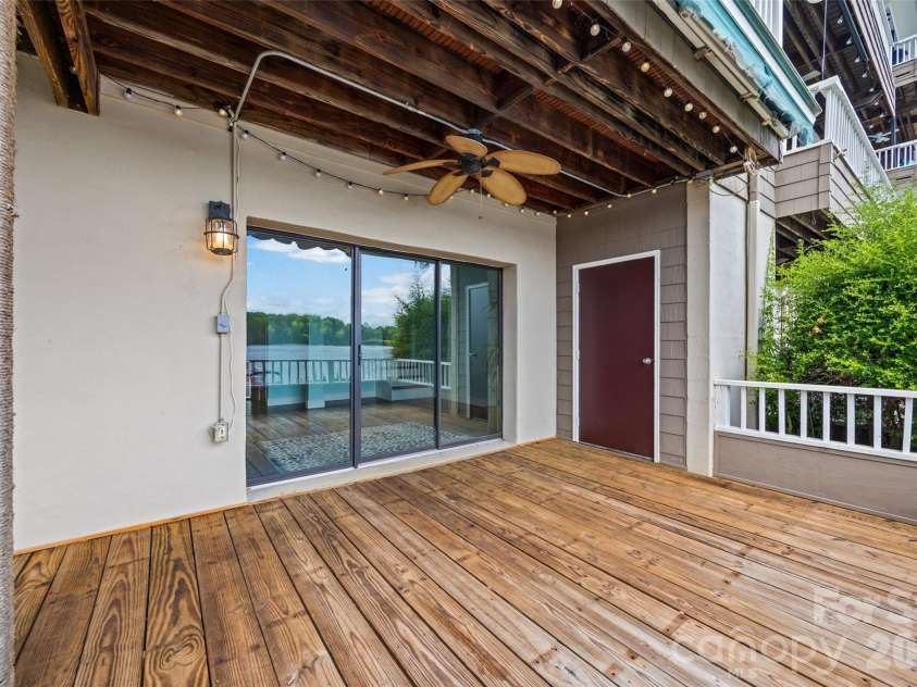 7332 Lakefront Drive, Charlotte, NC 28278.  MLS# CAR4394925, YatesRealty ID 10632. 