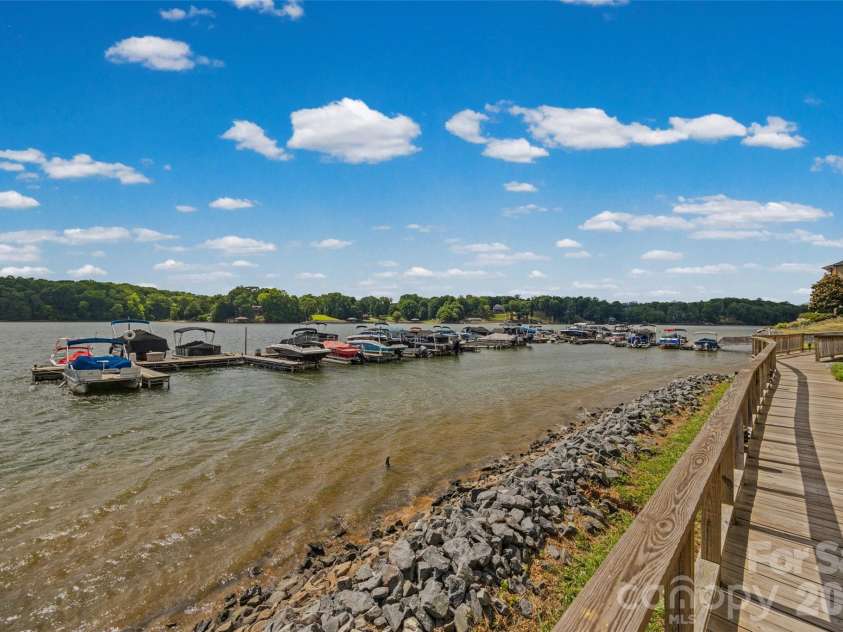 7332 Lakefront Drive, Charlotte, NC 28278.  MLS# CAR4394925, YatesRealty ID 10632. 