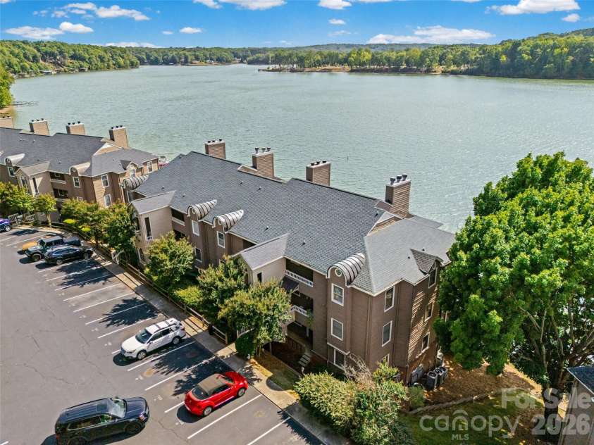 7332 Lakefront Drive, Charlotte, NC 28278.  MLS# CAR4394925, YatesRealty ID 10632. 