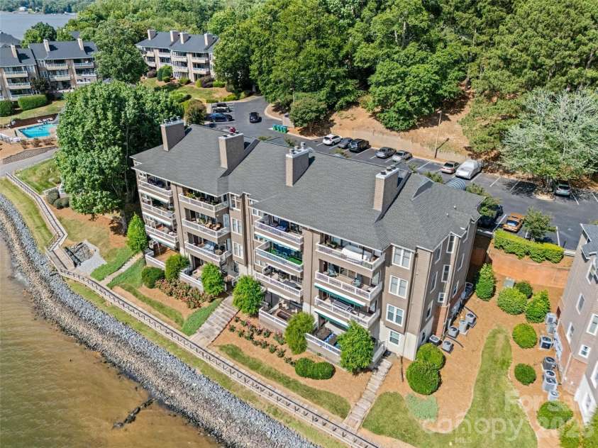 7332 Lakefront Drive, Charlotte, NC 28278.  MLS# CAR4394925, YatesRealty ID 10632. 