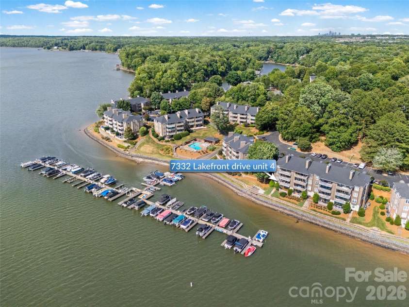 7332 Lakefront Drive, Charlotte, NC 28278.  MLS# CAR4394925, YatesRealty ID 10632. 