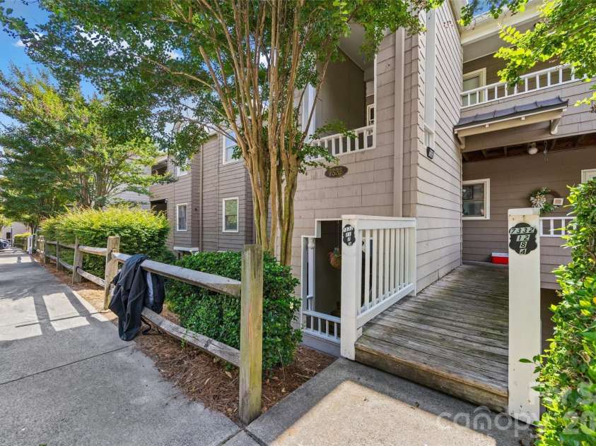 7332 Lakefront Drive, Charlotte, NC 28278.  MLS# CAR4394925, YatesRealty ID 10632. 