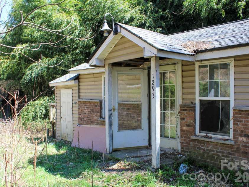 1293 Lake Logan Road, Canton, NC 28716.  MLS# CAR4361659, YatesRealty ID 10633. 