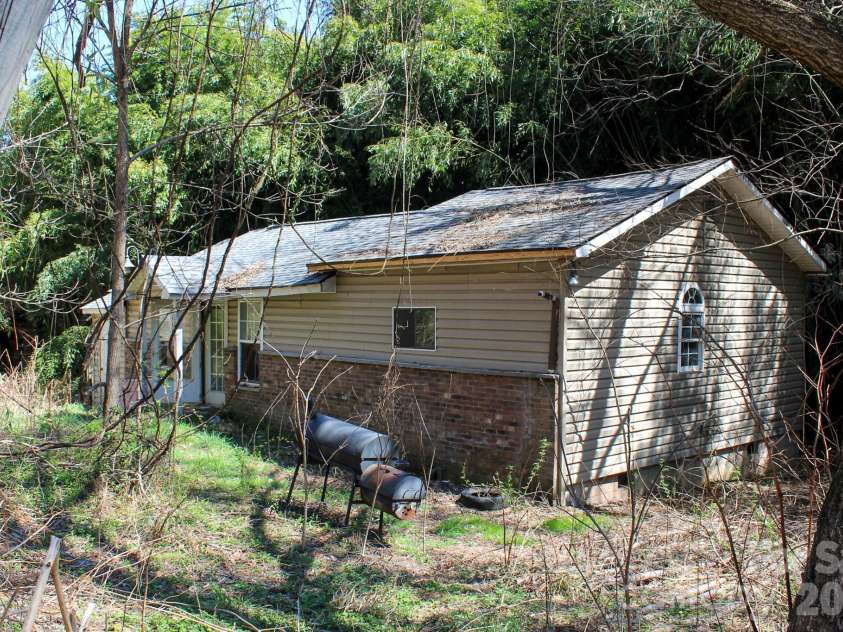 1293 Lake Logan Road, Canton, NC 28716.  MLS# CAR4361659, YatesRealty ID 10633. 