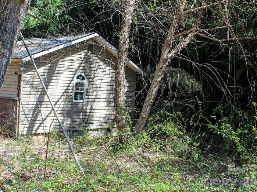 1293 Lake Logan Road, Canton, NC 28716.  MLS# CAR4361659, YatesRealty ID 10633. 
